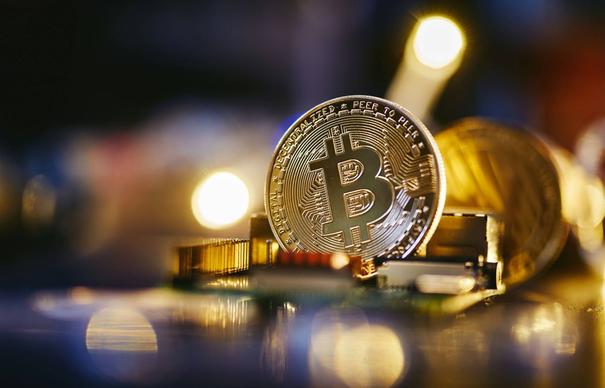 Crypto Market Update: Strategy Returns to Profit in Bitcoin Rebound