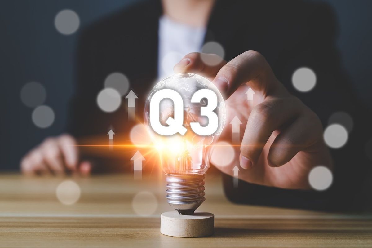 A lightbulb with "Q3" written over it.