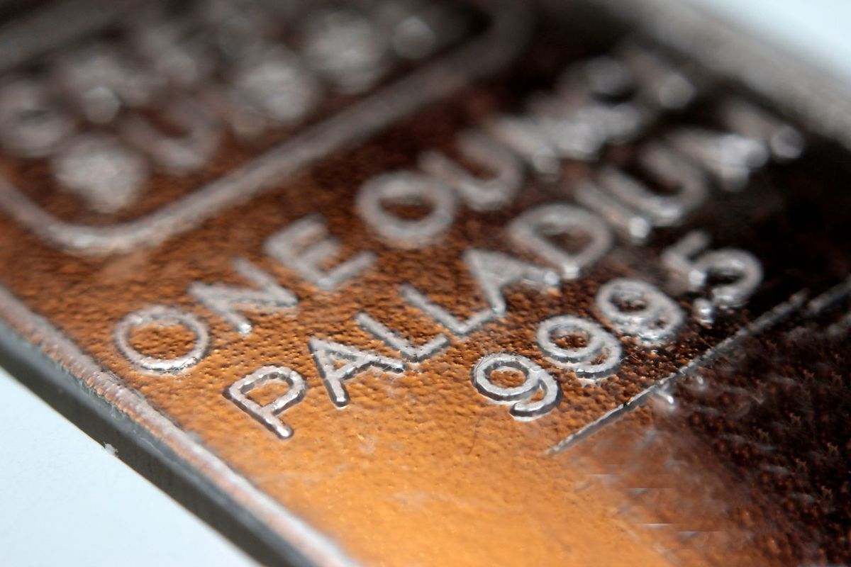 A one ounce bar of palladium.