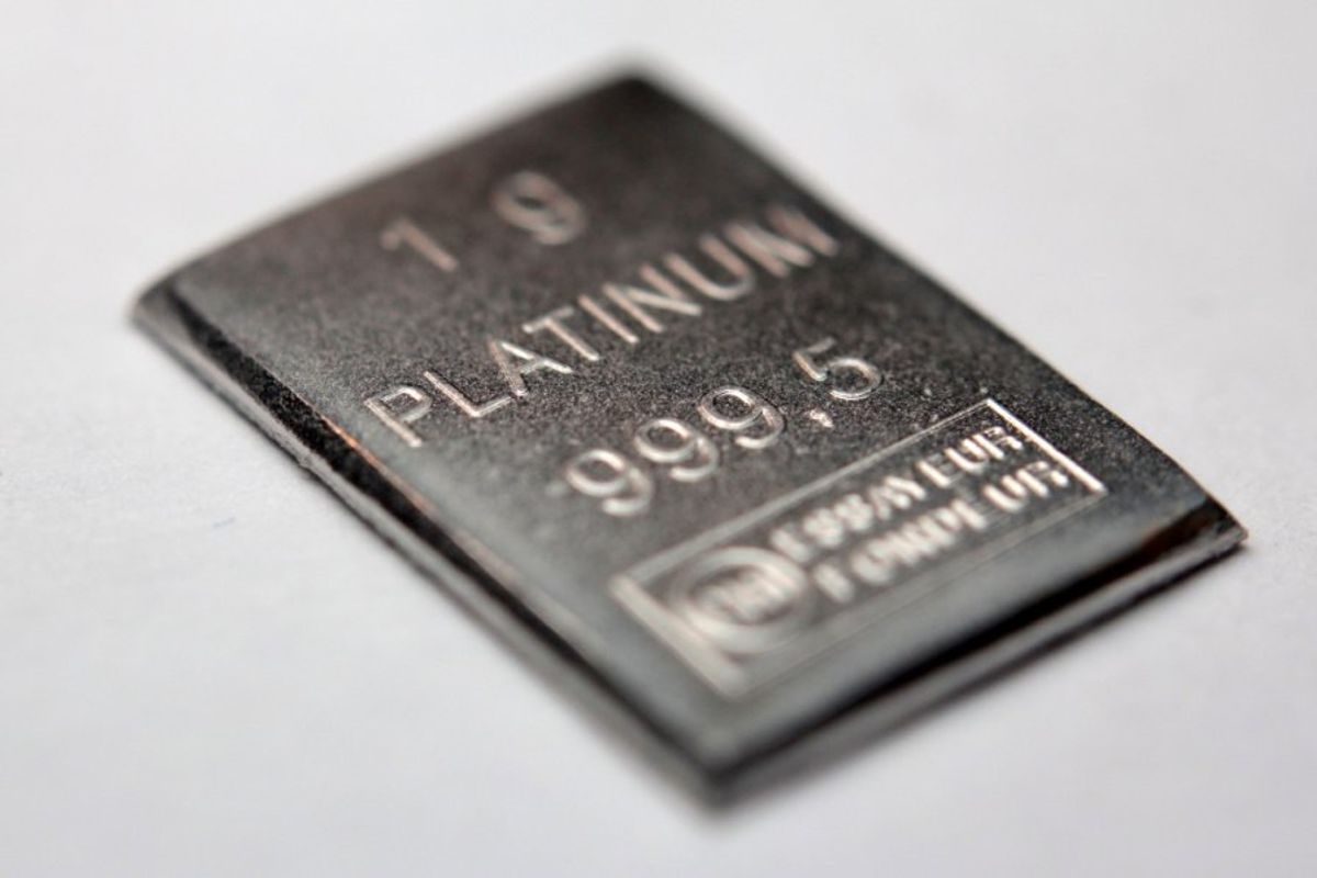 Closeup of a platinum bar.