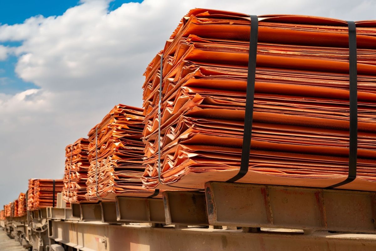 Copper cathode material loaded on train.