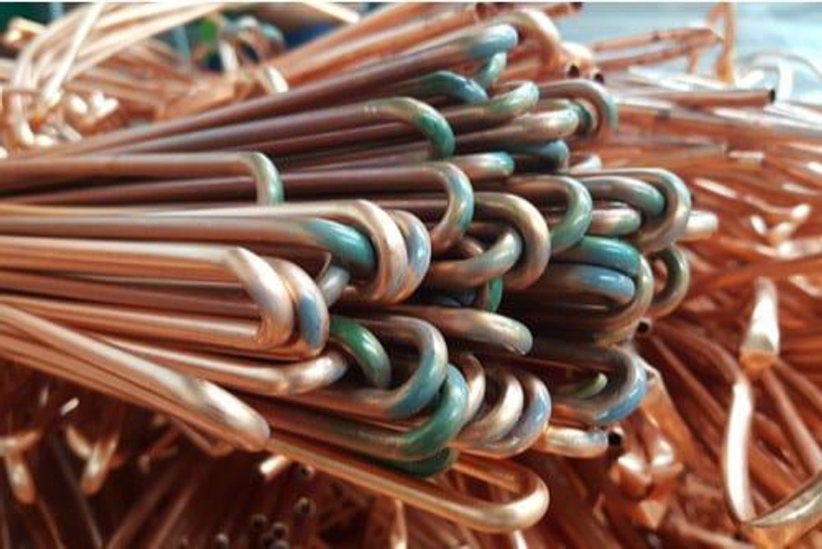 copper wires in a pile with some oxidization