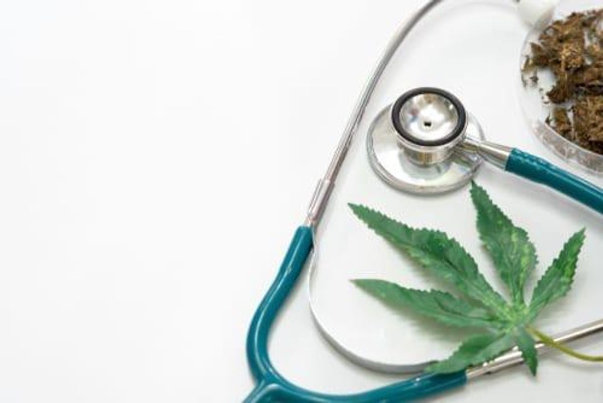 CSE:MMJ