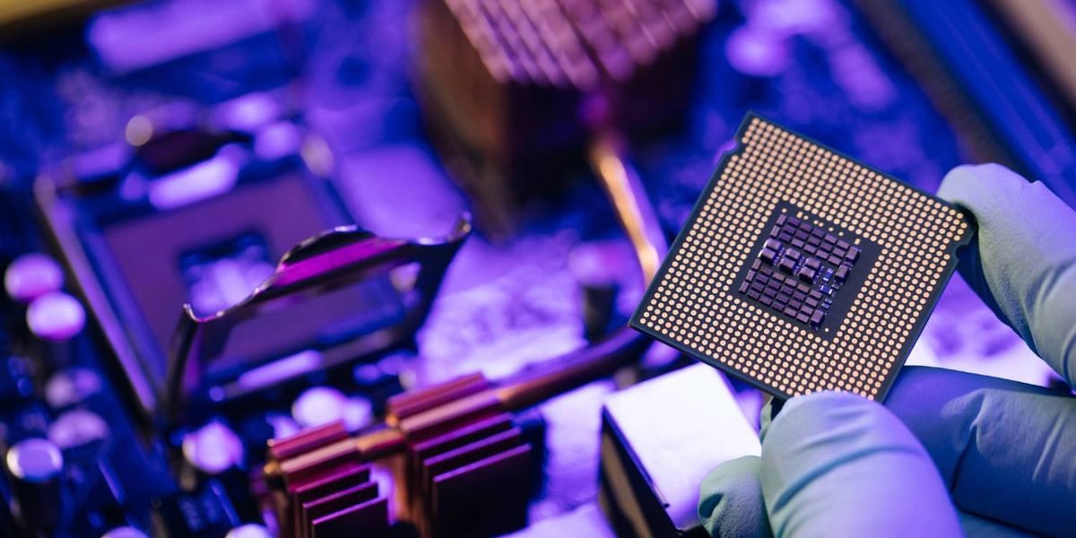 Volatile Computer Chip Tech Weekly: Chip Stocks Pop to Close Volatile Trading Week | INN