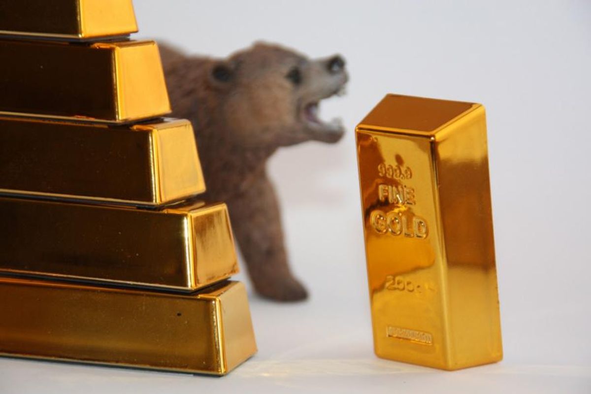gold bars with bear