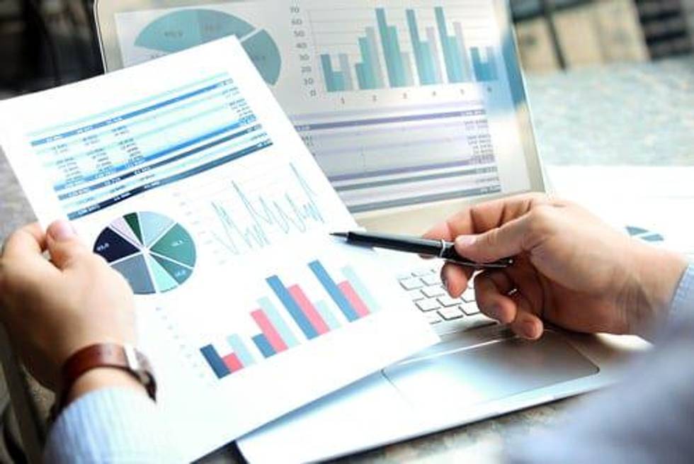 Cannabis Weekly Round-Up: Analyst Gives US Cannabis Thumbs Up