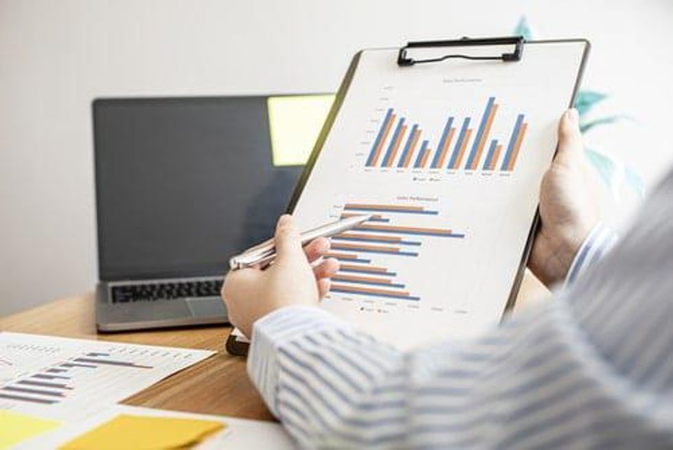 Cannabis Weekly Round-Up: Cowen Analyst Gives Top Pick