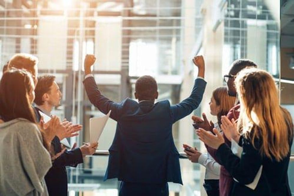 Cannabis Weekly Round-Up: Investor Group Wins Australis Dispute