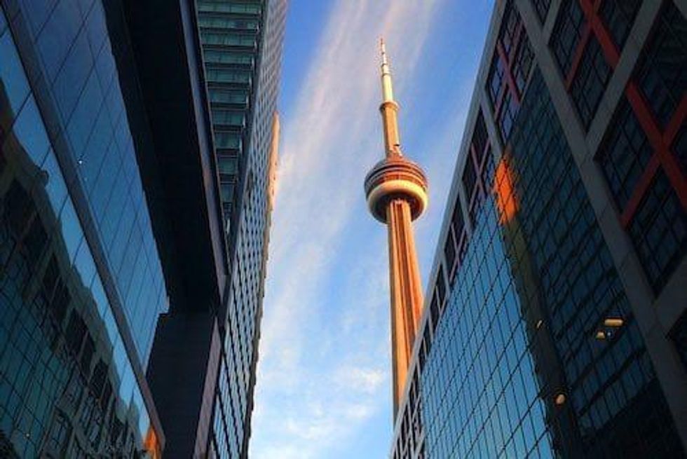 Global Oil Prices Drop Off a Cliff, Canadian Oil and Gas Follow