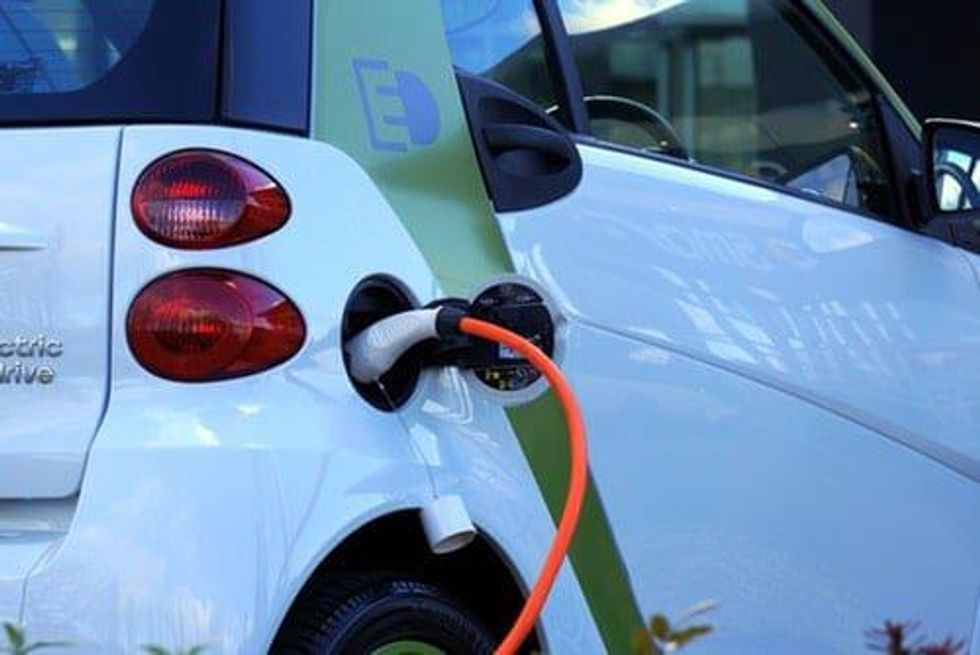 Canadian Government Invests in 12 EV Charging Stations in BC