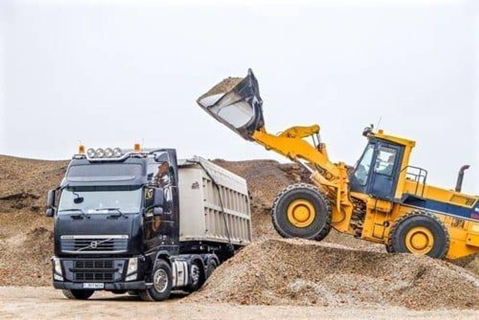 The Value of De-risking Resource Exploration and Development Projects