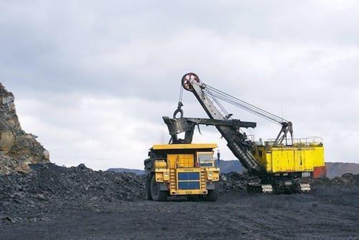 Clive Palmer Planning AU$1.5-billion Coal-fired Power Station
