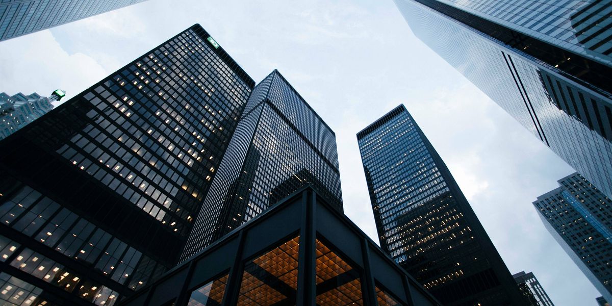 Crypto Market Update: Coinbase to Move to Texas, JPMorgan Deploys Dollar Deposit Token Crypto Market Update: Coinbase to Move to Texas, JPMorgan Deploys Dollar Deposit Token