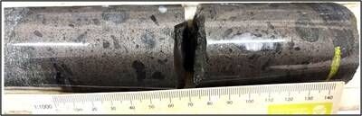 Figure 1: Massive Sulphides in Diamond Drill Hole PIPY25-06 (CNW Group/Nican Ltd.)