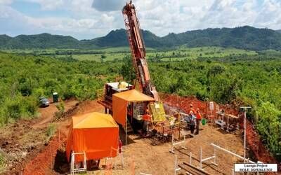 Picture 1: Drill Rig at Luanga Central Sector – Hole DDH26LU302 (CNW Group/Bravo Mining Corp.) Picture 1: Drill Rig at Luanga Central Sector – Hole DDH26LU302 (CNW Group/Bravo Mining Corp.)