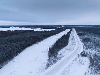Transmission Line Construction (CNW Group/Foran Mining Corporation) Transmission Line Construction (CNW Group/Foran Mining Corporation)