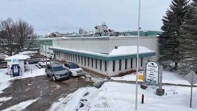 Papier Kingsey Falls uncoated recycled boxboard manufacturing plant (CNW Group/Cascades Inc.)