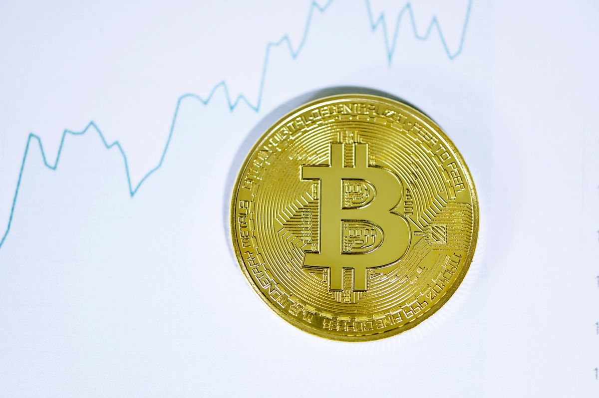 Crypto Market Update: Bitcoin Surge Tests US$75K Resistance