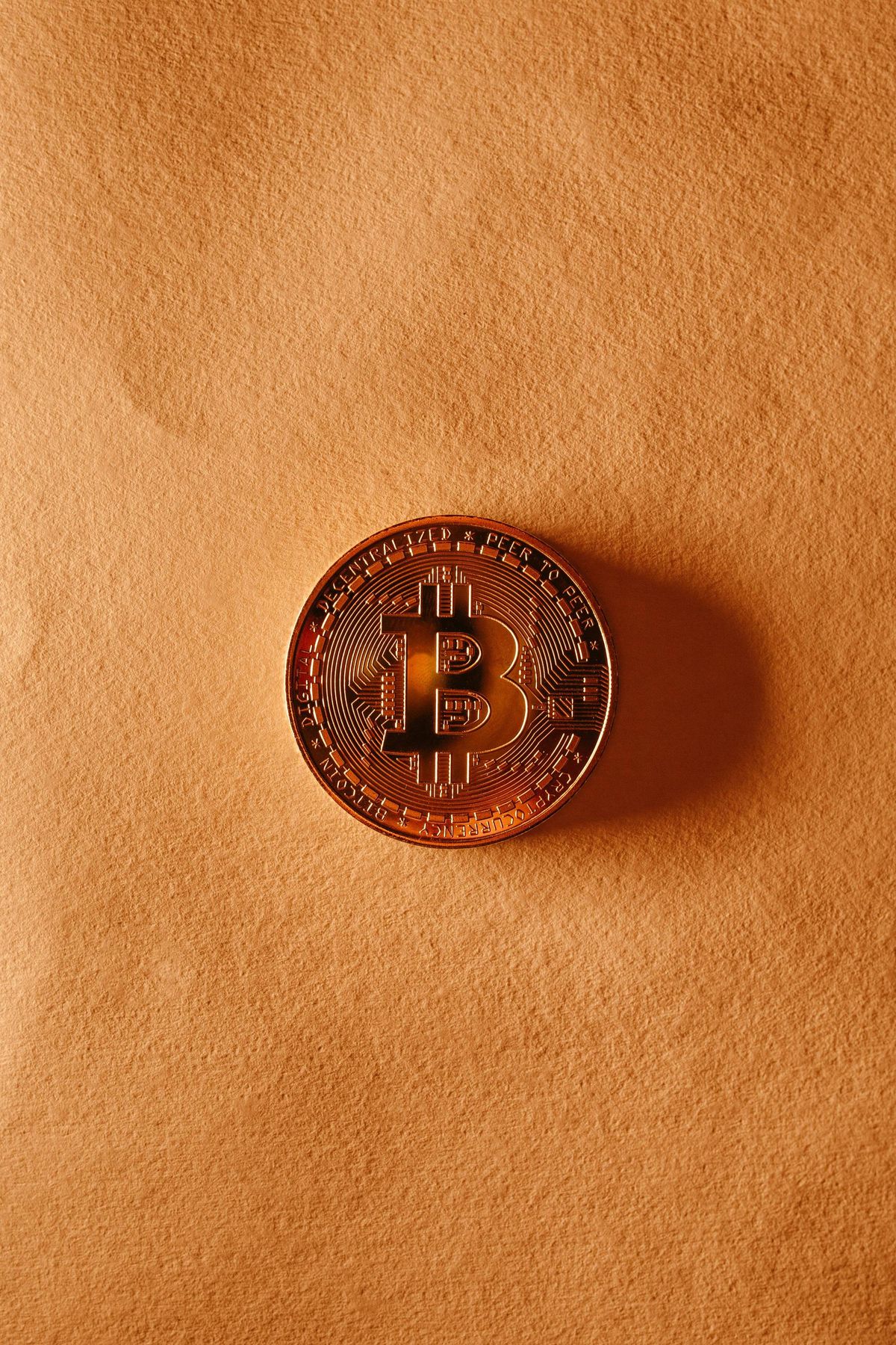 Crypto Market Update: ETF Outflows Cap Bitcoin Rebound