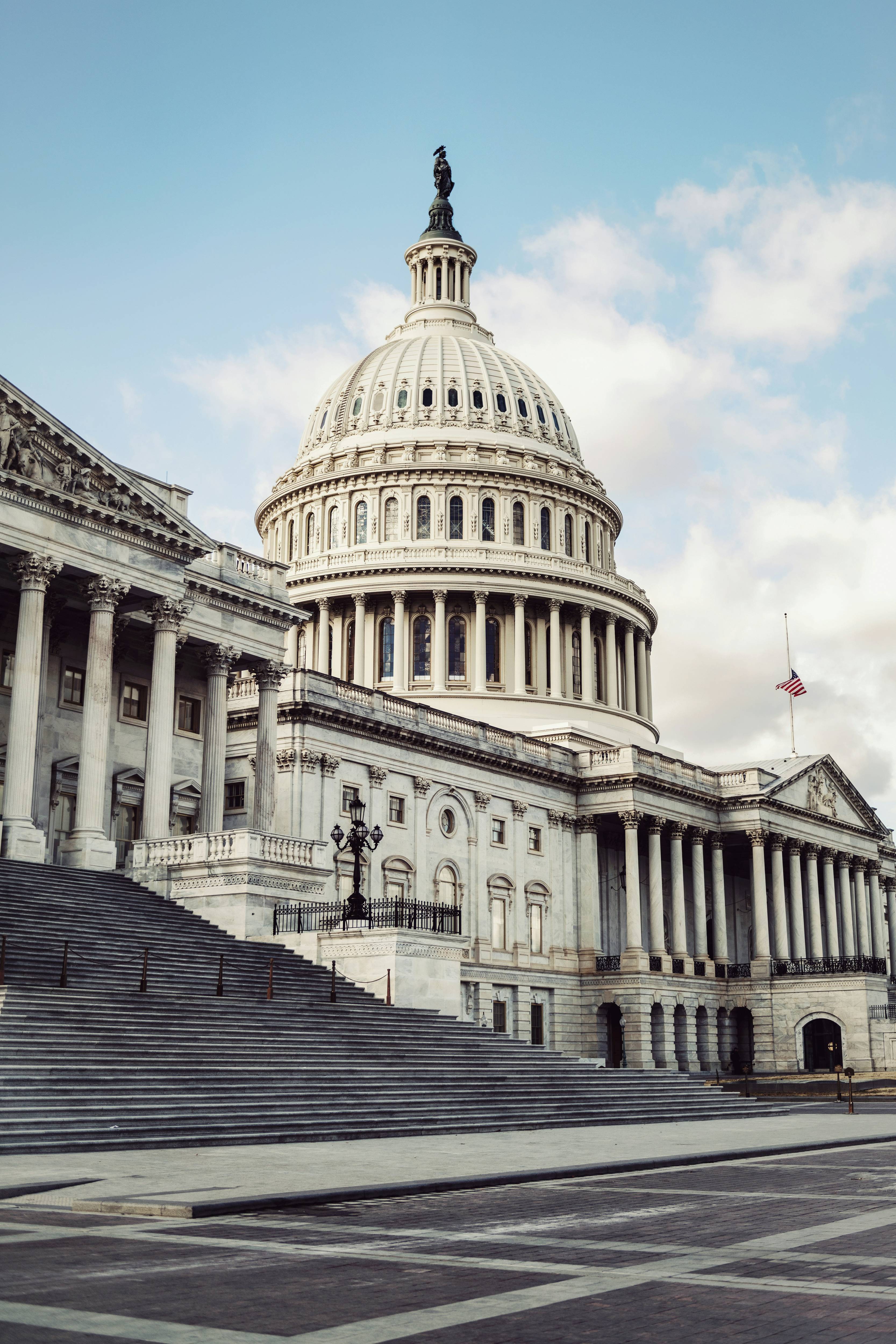 Crypto Market Update: Crypto Firms Demand Action on Clarity Act Passage