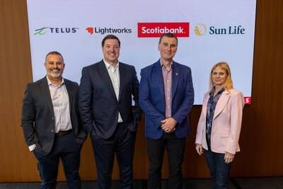 From left to right: Hesham Fahmy, TELUS; John Painter, Lightworks; Tim Clark, Scotiabank; and Laura Money, Sun Life (CNW Group/Lightworks)