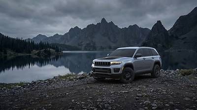 The 2027 Jeep® Grand Cherokee Laredo Upland