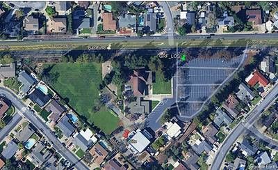 Figure 1 : Location of base station (red pin); Location of small house on wheels (green pin) Figure 1 : Location of base station (red pin); Location of small house on wheels (green pin)