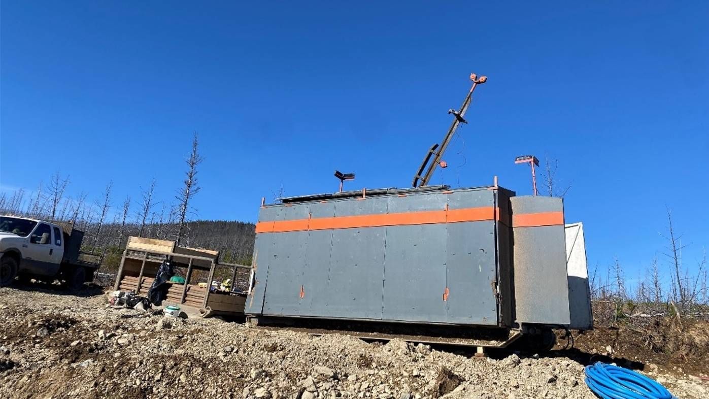 Diamond drill setting up at Fishpot at the Lightening Zone