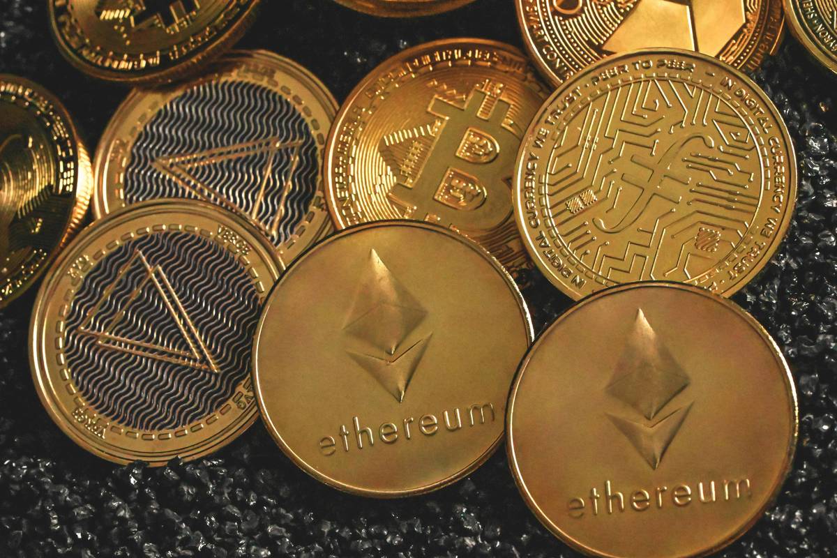 Crypto Market Update: SpaceX-Tesla Merger Sparks US$2.5B Bitcoin Treasury Watch
