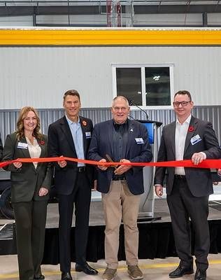 From left to right: Rebecca Kalmacoff, Executive Vice President & CFO, ATCO Structures, Gregor Robertson, Minister of Housing and Infrastructure and Minister Responsible for Pacific Economic Development Canada, Jeff Jordan, Mayor of Grimsby, Adam Beattie, President, ATCO Structures