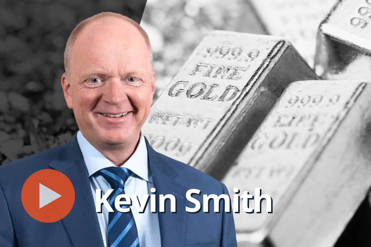 Kevin Smith, gold bars.