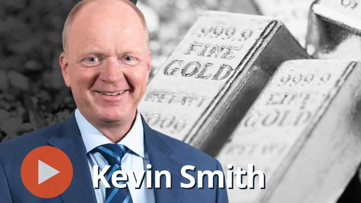 Kevin Smith, gold bars.
