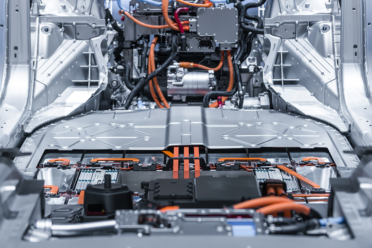 lithium battery pack and power connections in EV