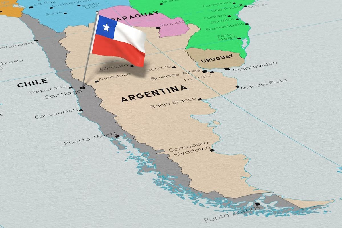 Map of Argentina with the Chilean flag placed in central Argentina.