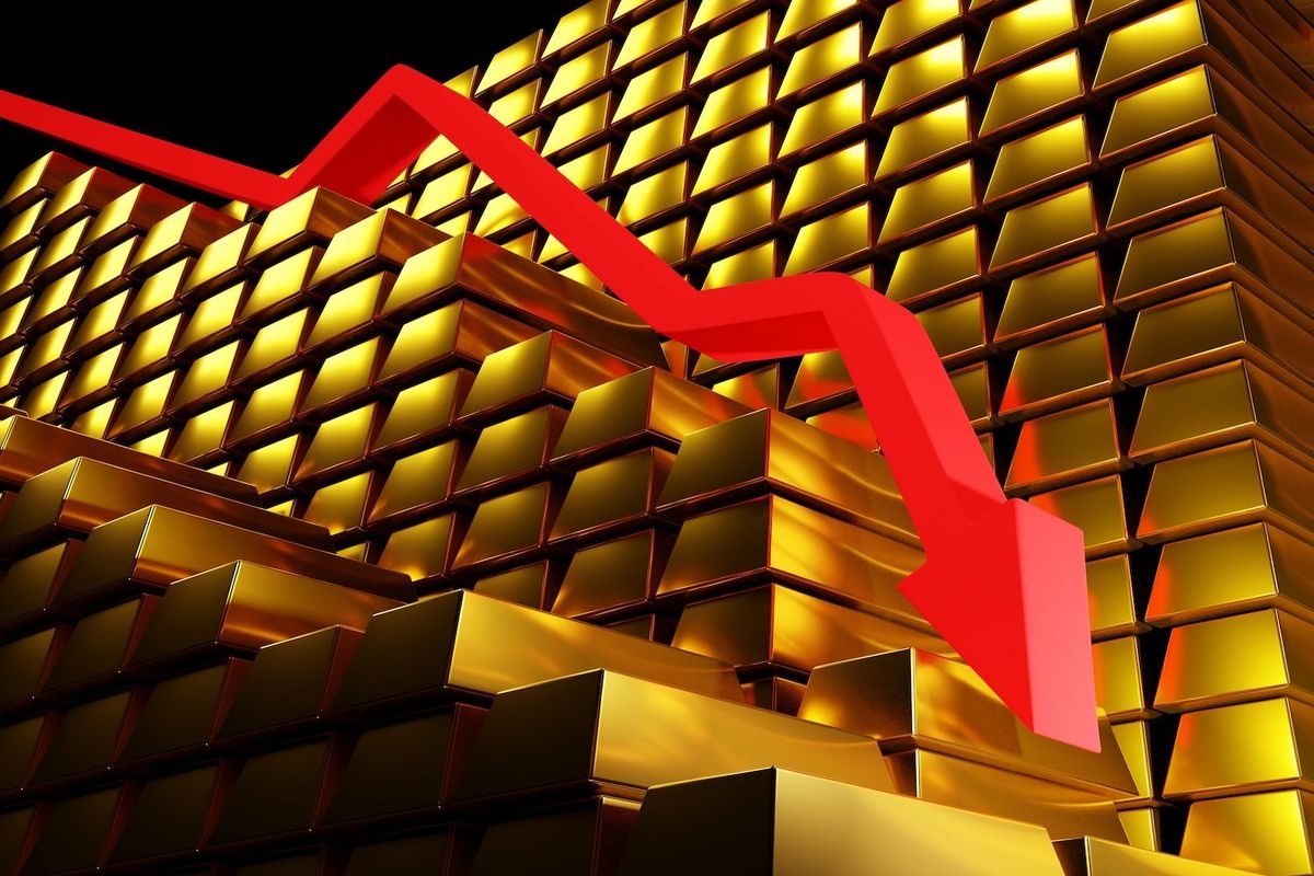 Red arrow going down with gold bars.