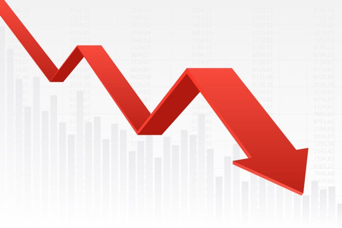 red arrow on a downward trajectory