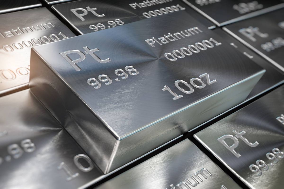 Silver platinum bars with "Pt 99.98" and "10oz" inscriptions.