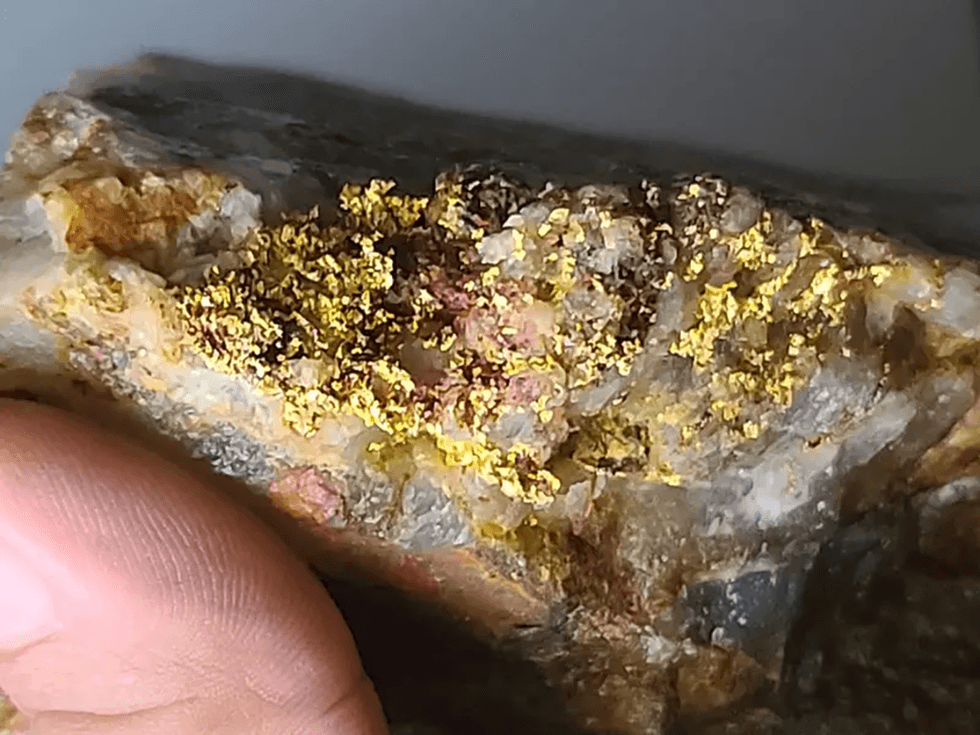 Sranan Gold sample collected from Tananahony project