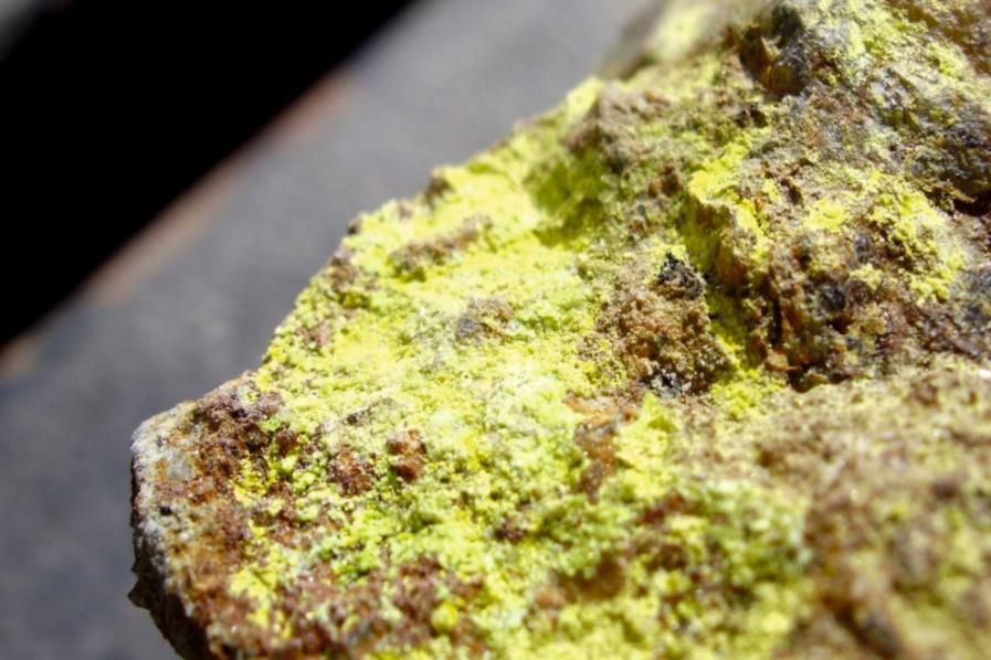uranium ore closeup