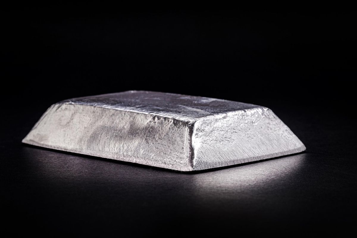 zinc bar over shiny black surface
